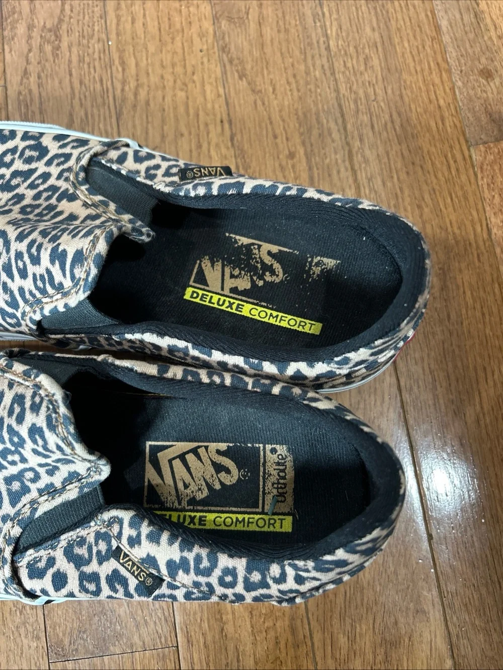 Vans Sneakers Slip On Shoes Leopard Print Women’s Size 8.5 Black Brown
